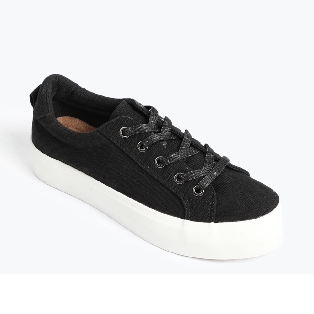 Maurices Black & White Fashion Sneakers Platform Supercush canvas Kyra size 11